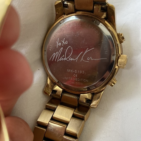 Michael Kors Gold watch - Picture 7 of 8